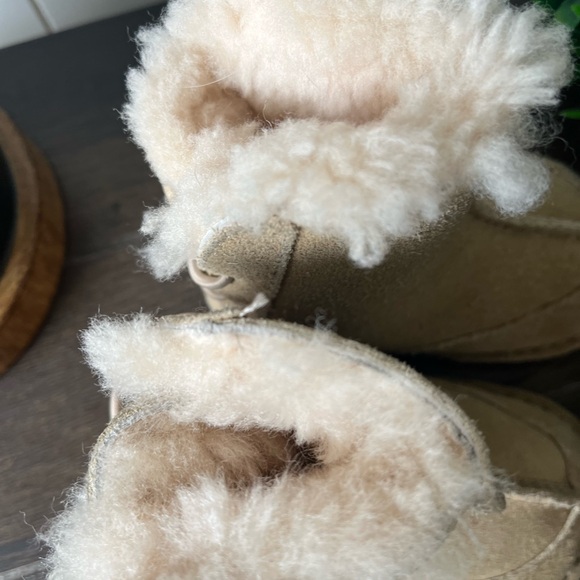 UGG Boo Boot Baby Infant Leather Sheepskin Size Small - Picture 4 of 13